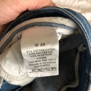 Joe’s jeans- skinny, ankle fit.  Size 28.